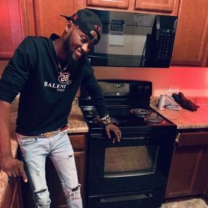 Meet your Posher, Fallou